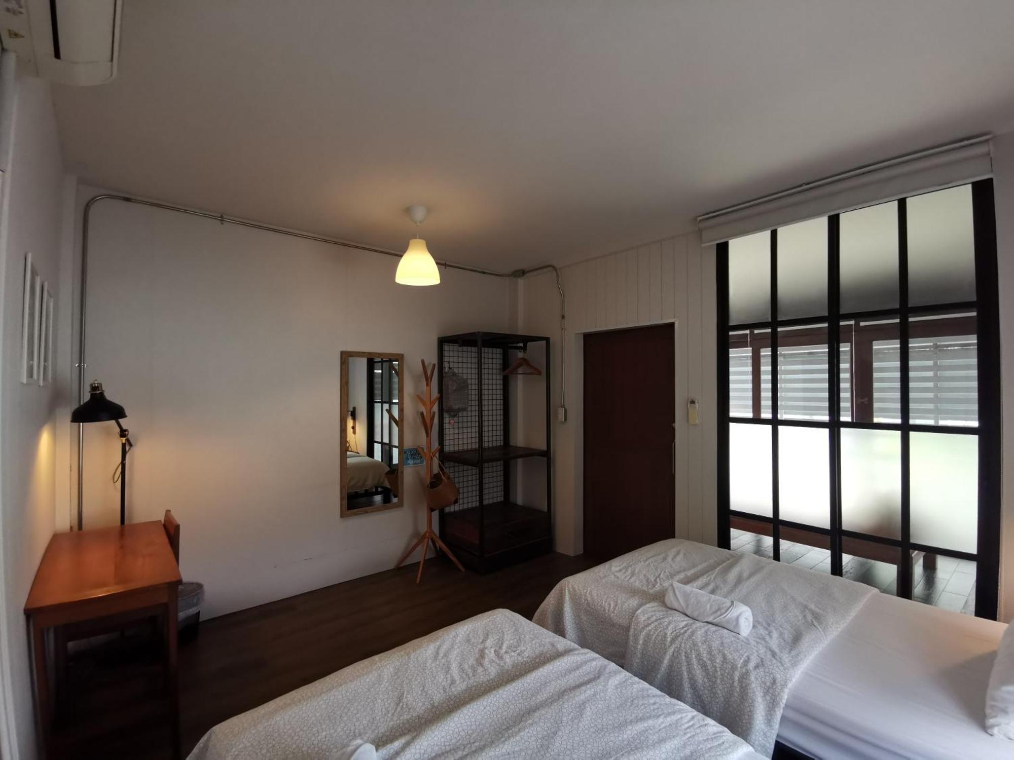 Liaw Base House Hostel Bangkok Buitenkant foto